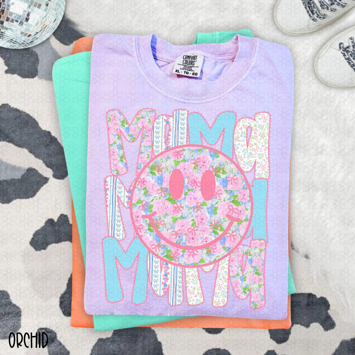 Floral Smiley Mama