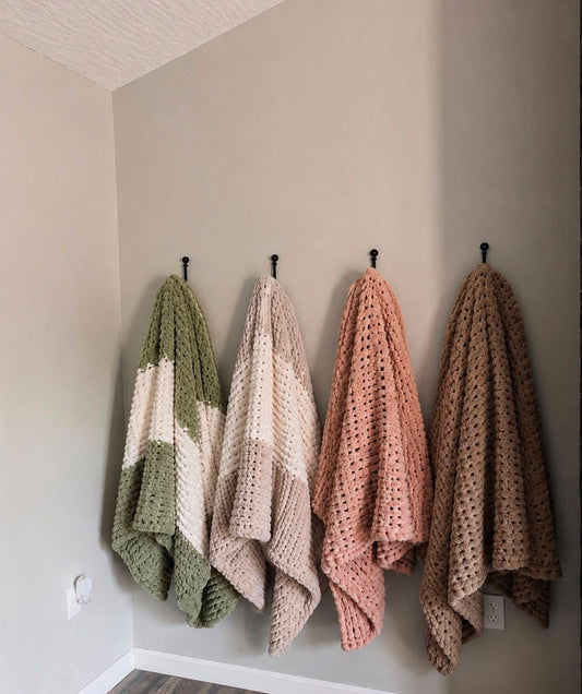 RTS 50x60” Hand Woven Chunky Blanket